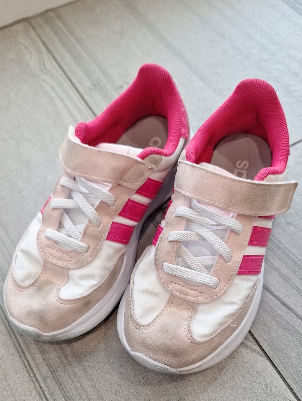 Girls Sneakers